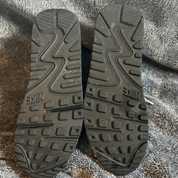 Nike Air Max White and Gray Shoes - Picture 4 of 6